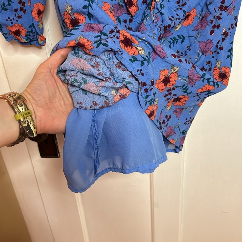 ASTR The Label V Neck Ruched Ruffle Front Long Sleeve Floral Mini Dress - Picture 9 of 13